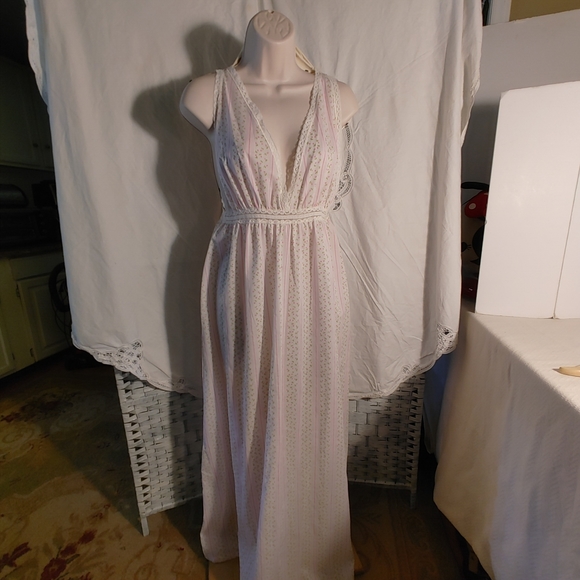 Vintage Long Nightgown Pink Design Size M Lace Detail Atkins - Picture 11 of 12